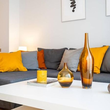 Lodging Apartments Monumumental Free Parking Barcelona Ngoại thất bức ảnh