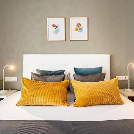 Lodging Apartments Monumumental Free Parking Barcelona Ngoại thất bức ảnh