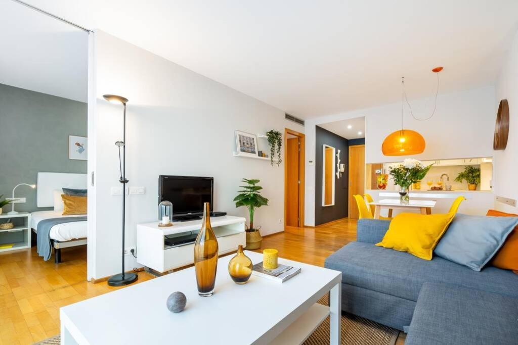 Lodging Apartments Monumumental Free Parking Barcelona Ngoại thất bức ảnh