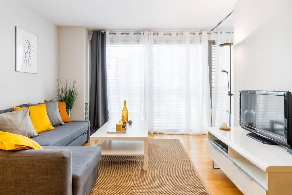 Lodging Apartments Monumumental Free Parking Barcelona Ngoại thất bức ảnh