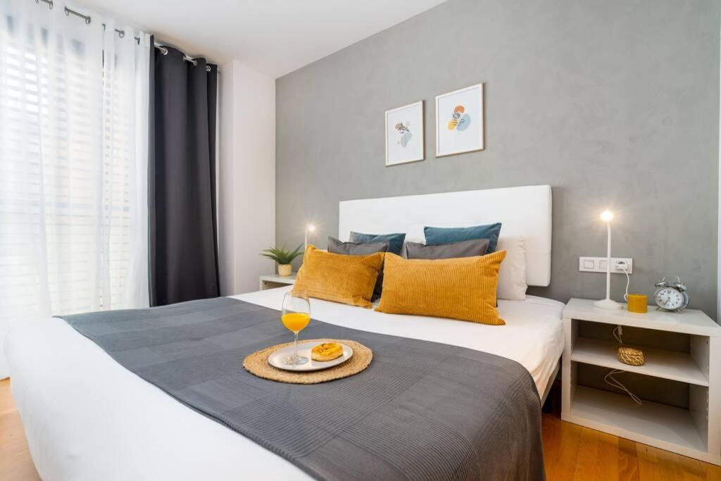 Lodging Apartments Monumumental Free Parking Barcelona Ngoại thất bức ảnh