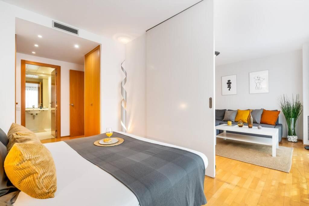 Lodging Apartments Monumumental Free Parking Barcelona Ngoại thất bức ảnh