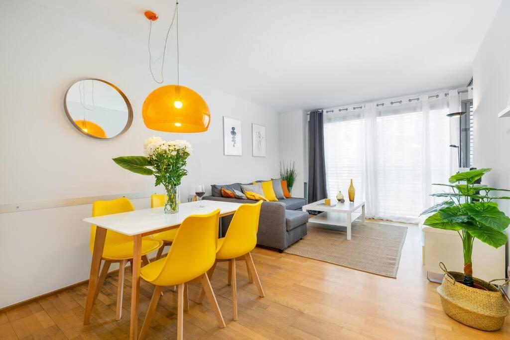 Lodging Apartments Monumumental Free Parking Barcelona Ngoại thất bức ảnh