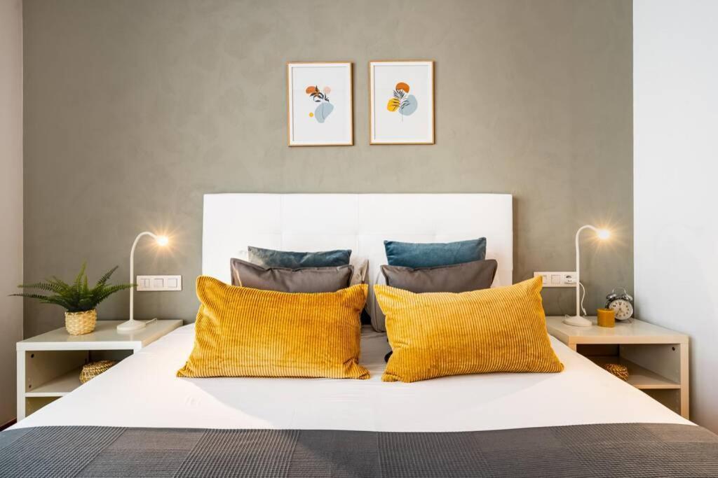 Lodging Apartments Monumumental Free Parking Barcelona Ngoại thất bức ảnh